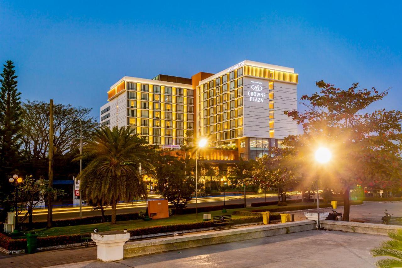 Crowne Plaza Vientiane By Ihg Hotel Exterior photo