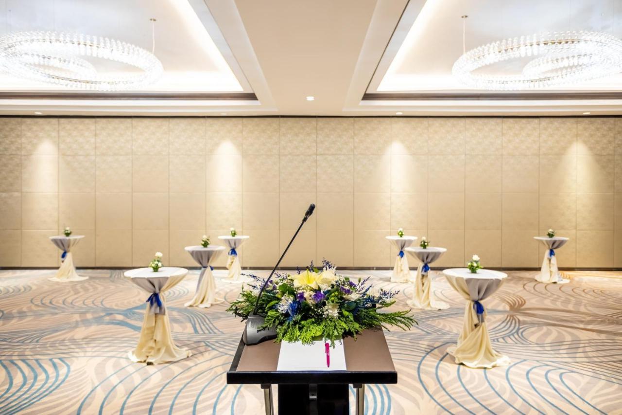Crowne Plaza Vientiane By Ihg Hotel Exterior photo