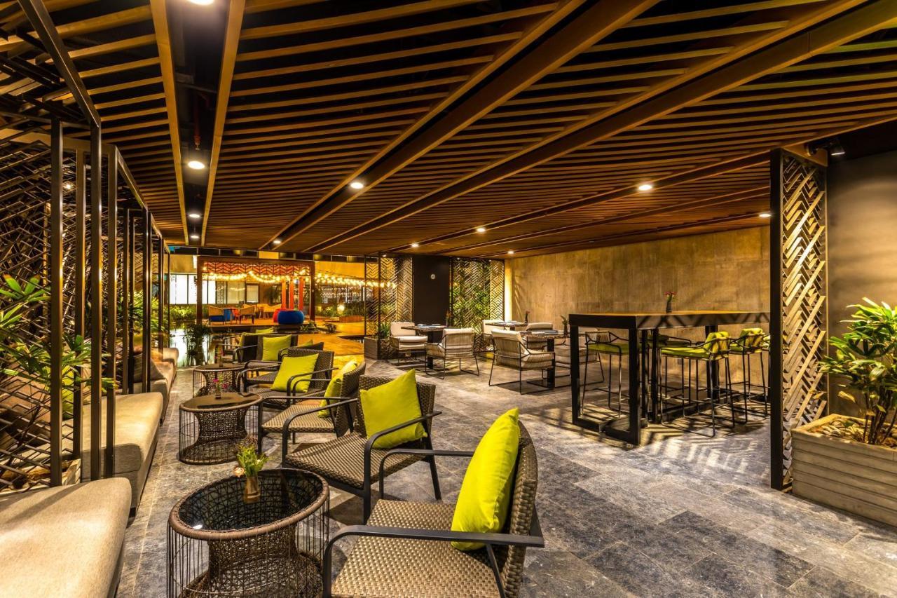 Crowne Plaza Vientiane By Ihg Hotel Exterior photo